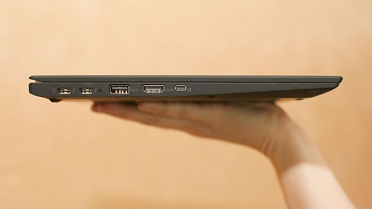 Lenovo ThinkPad X1 Carbon Gen 5 right